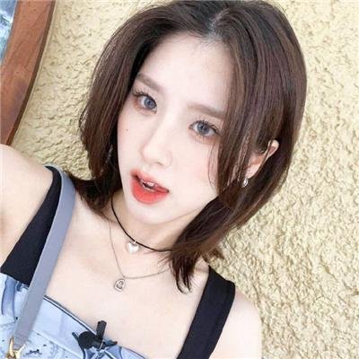 正面全裸